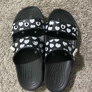 Size 7 women crocs